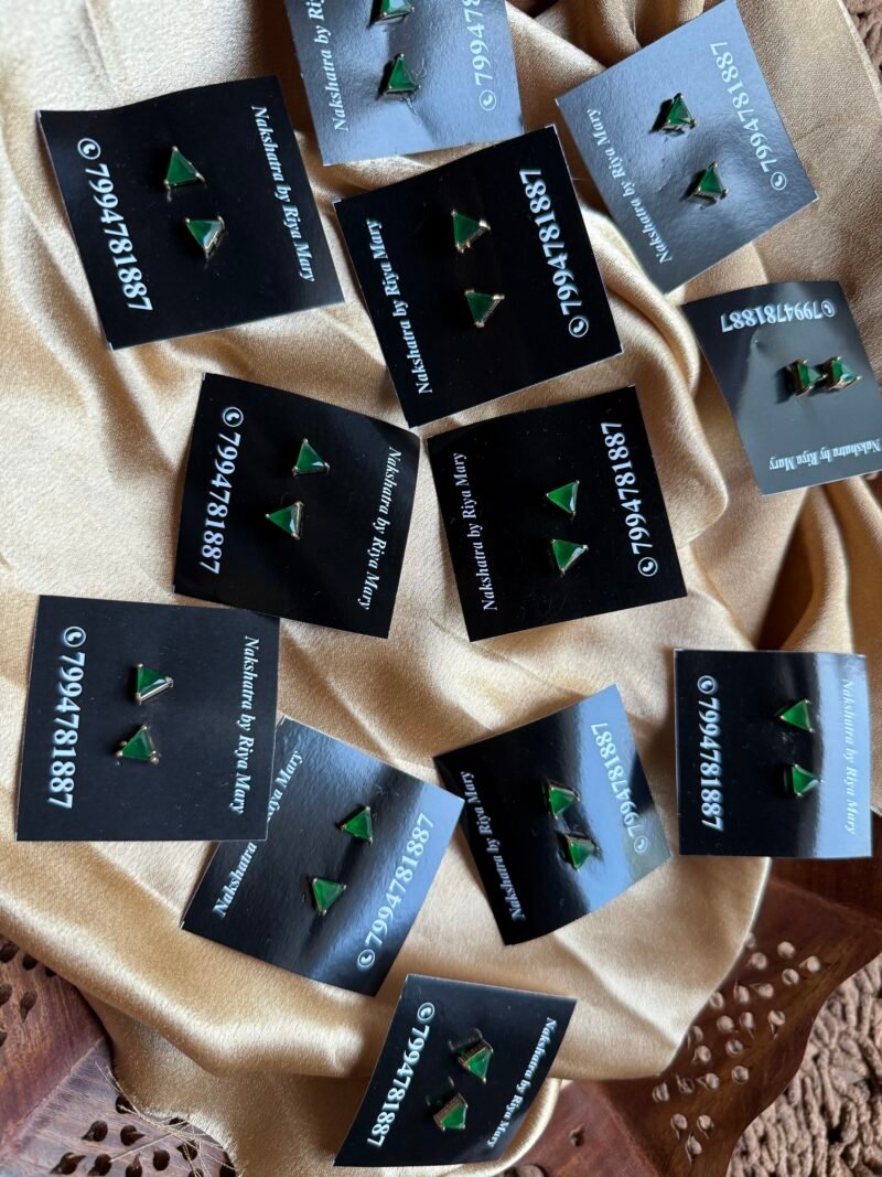 Triangle green stud