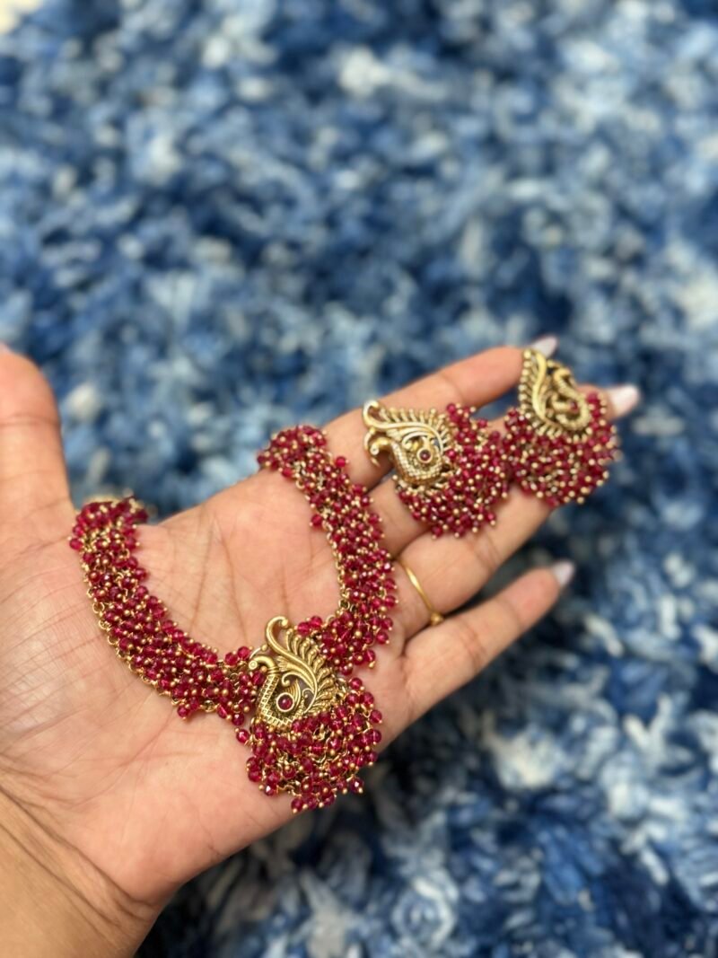 GUNGROO neckpiece