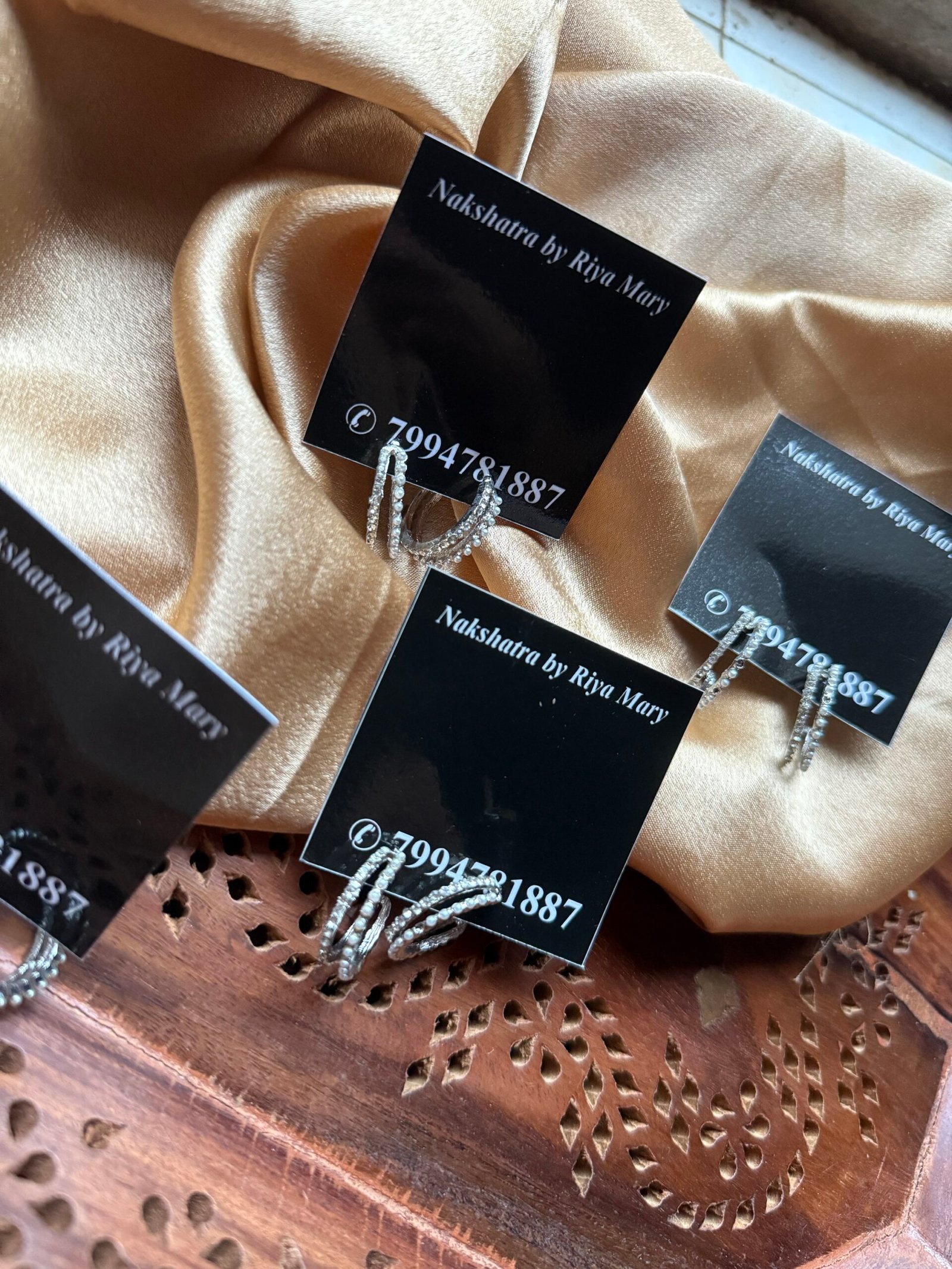 Pearl half ring silver