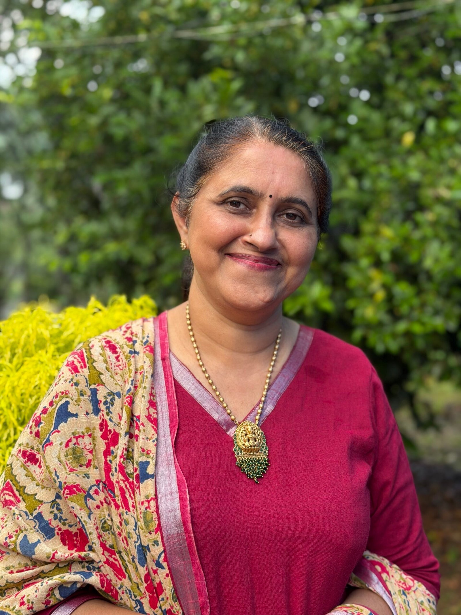 Antique gold mala in green crystals