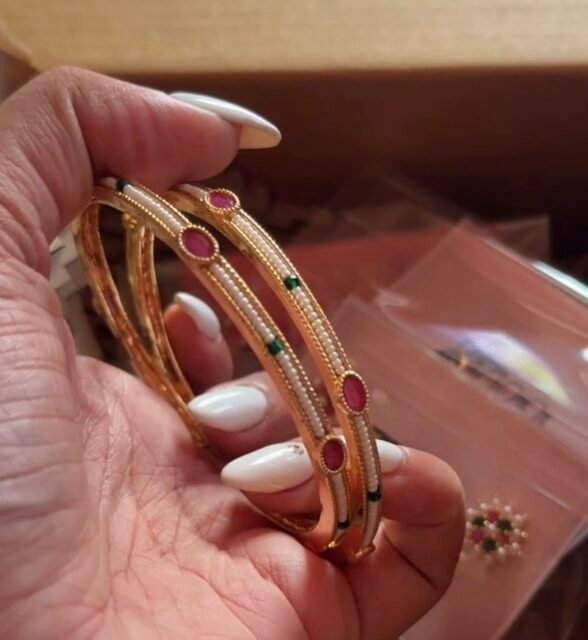 Pearl bangle
