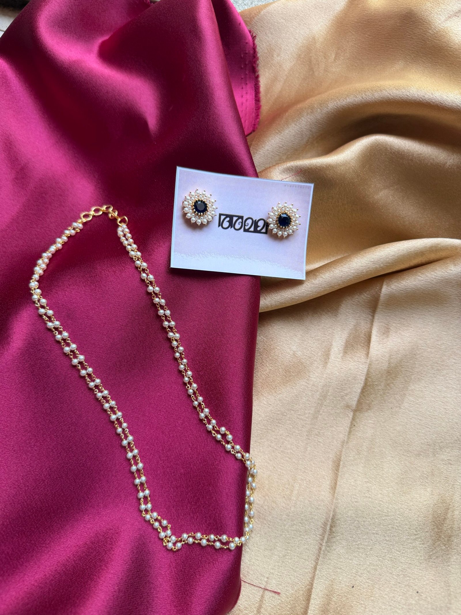 Pearl 2 layer with round black stud