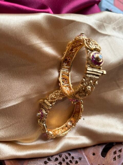 Premium bangle