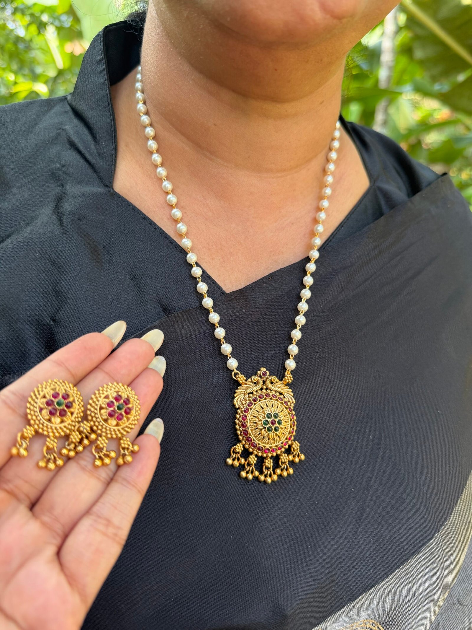 Pearl mala with pendant 2