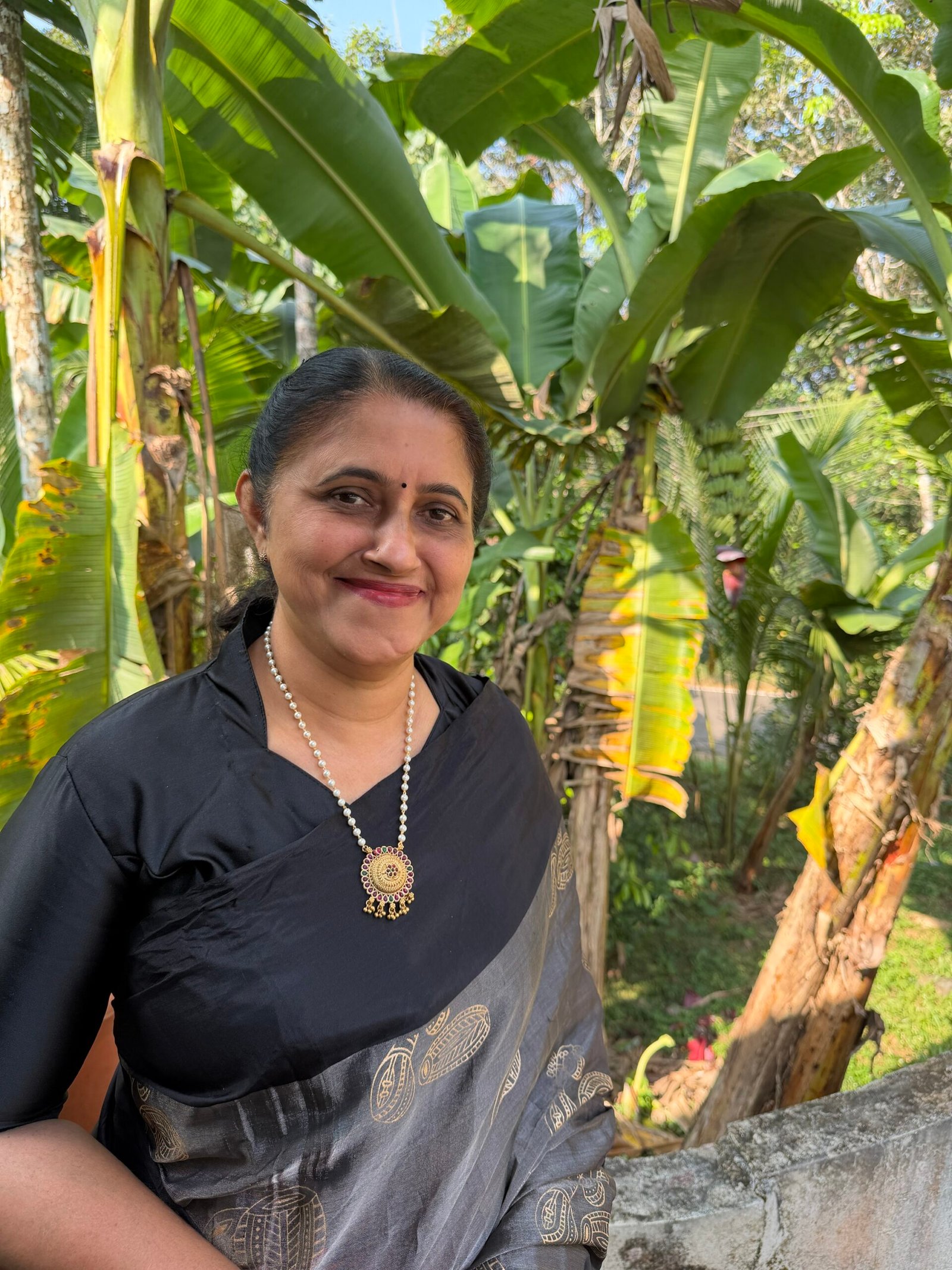 Pearl mala with pendant