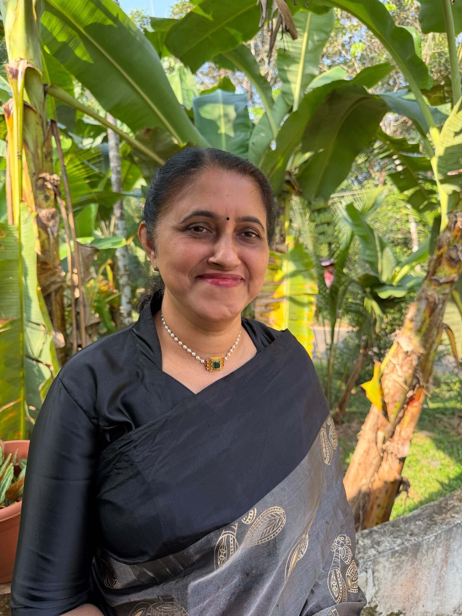 Pearl choker in green