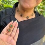 Floral choker in multicolour