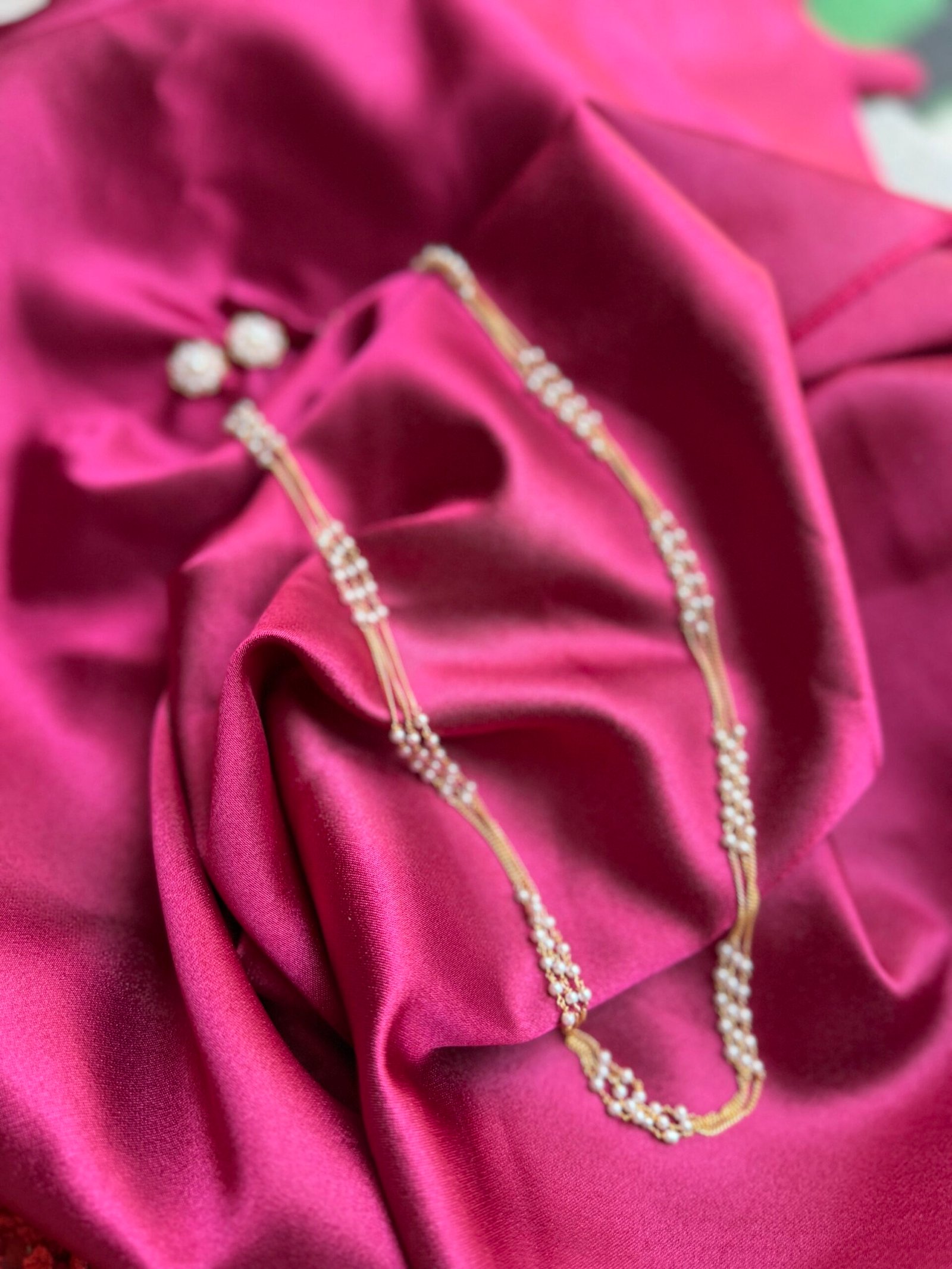 Long pearl chain