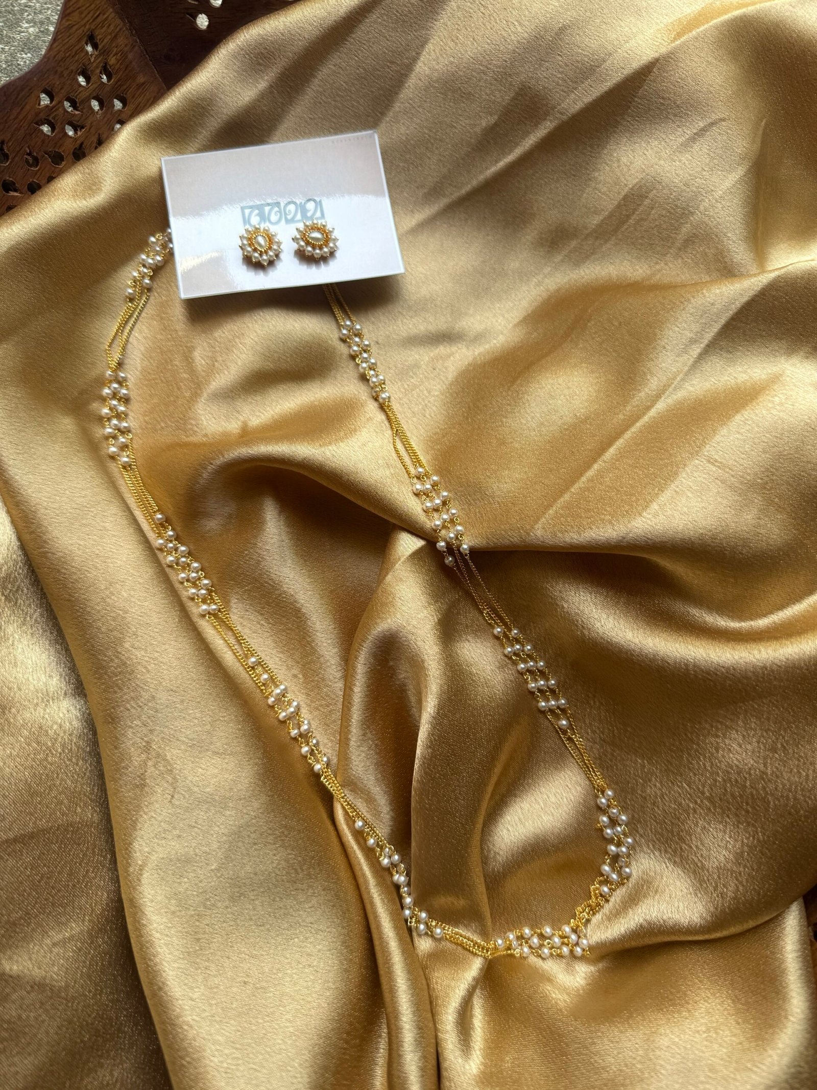 Pearl and chain long