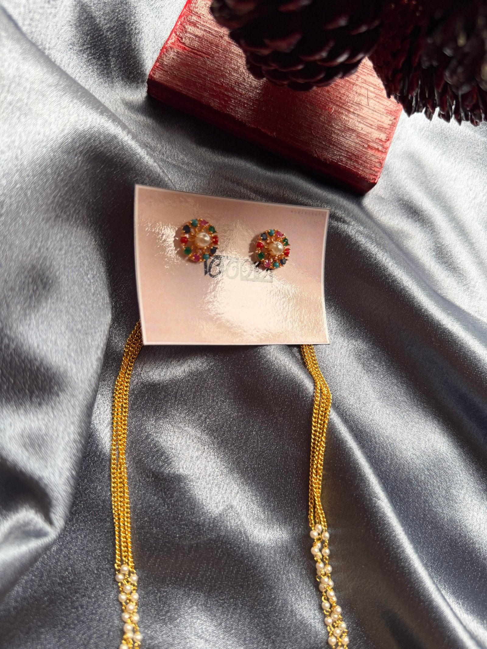 Pearl mala with multicolour earring
