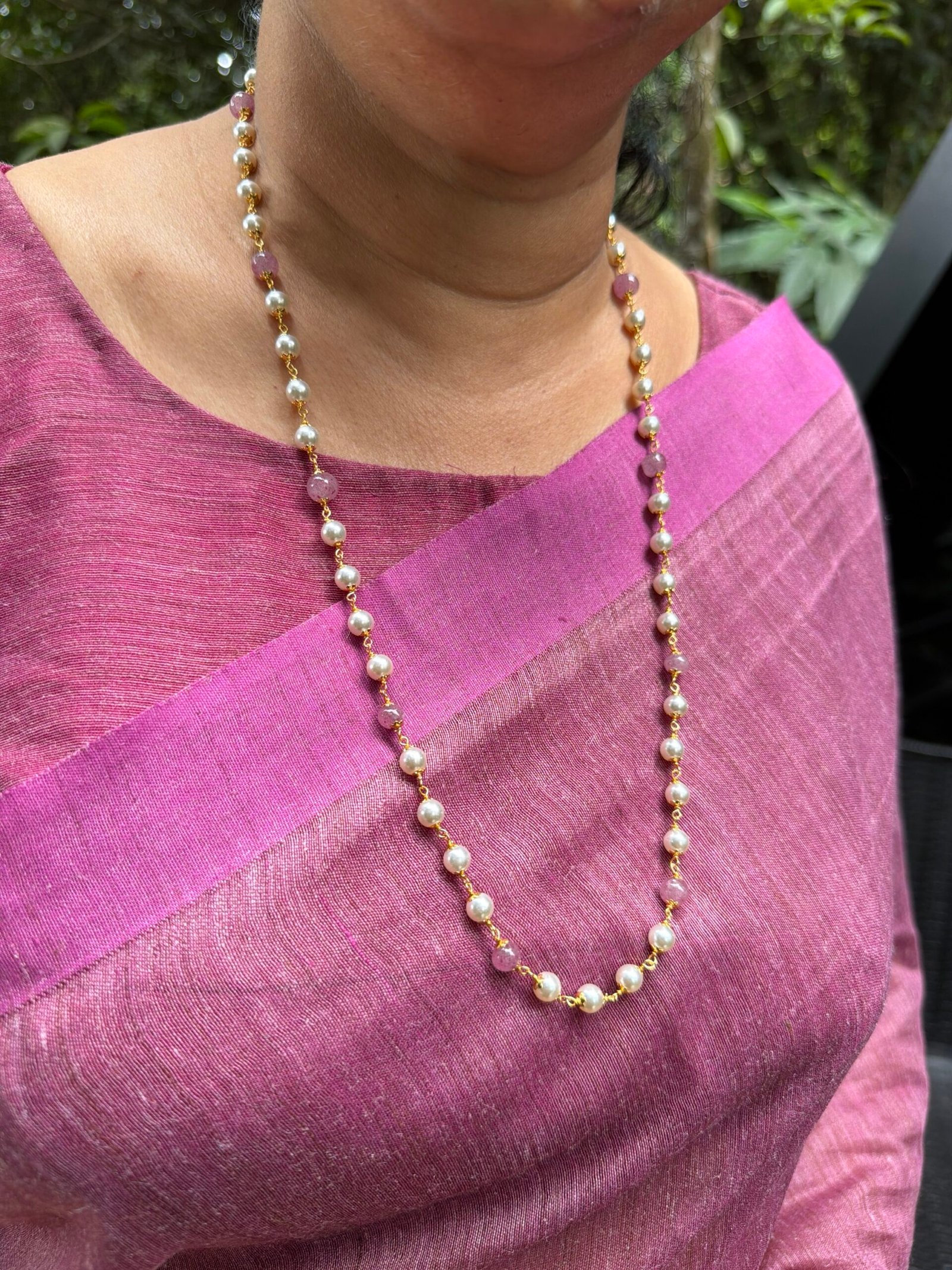 Pearl and pastel pink beads (60)