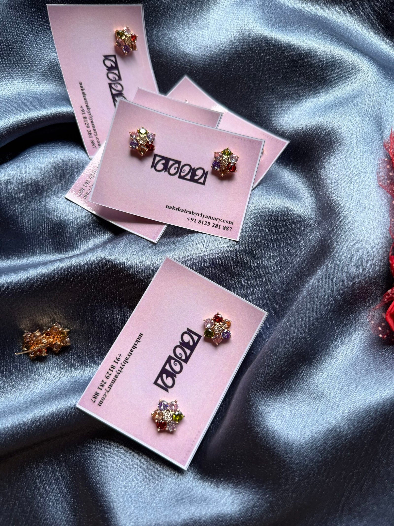 Bloom pop stud ( 4 s )