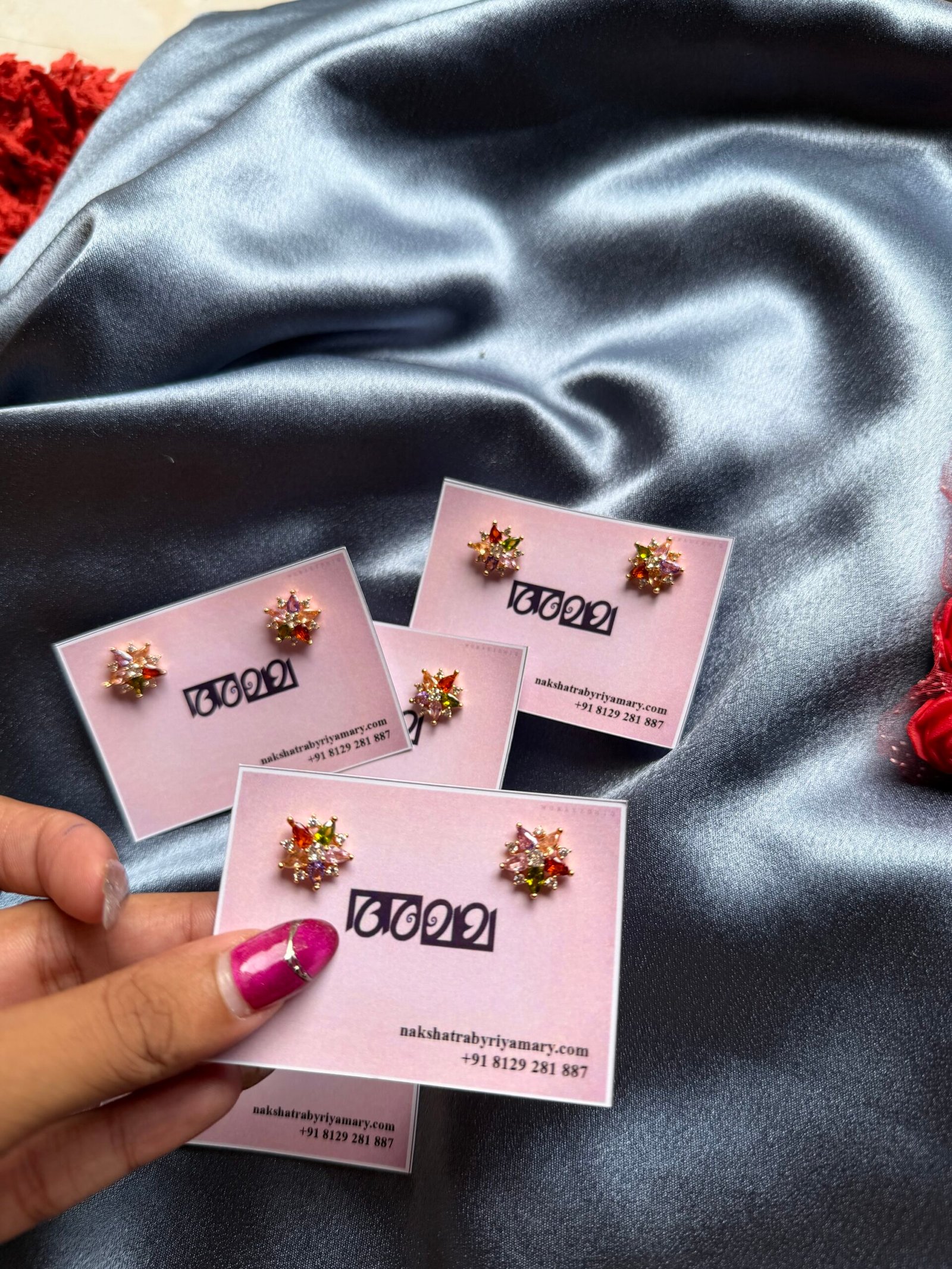 Rose bud stud ( 4 s )