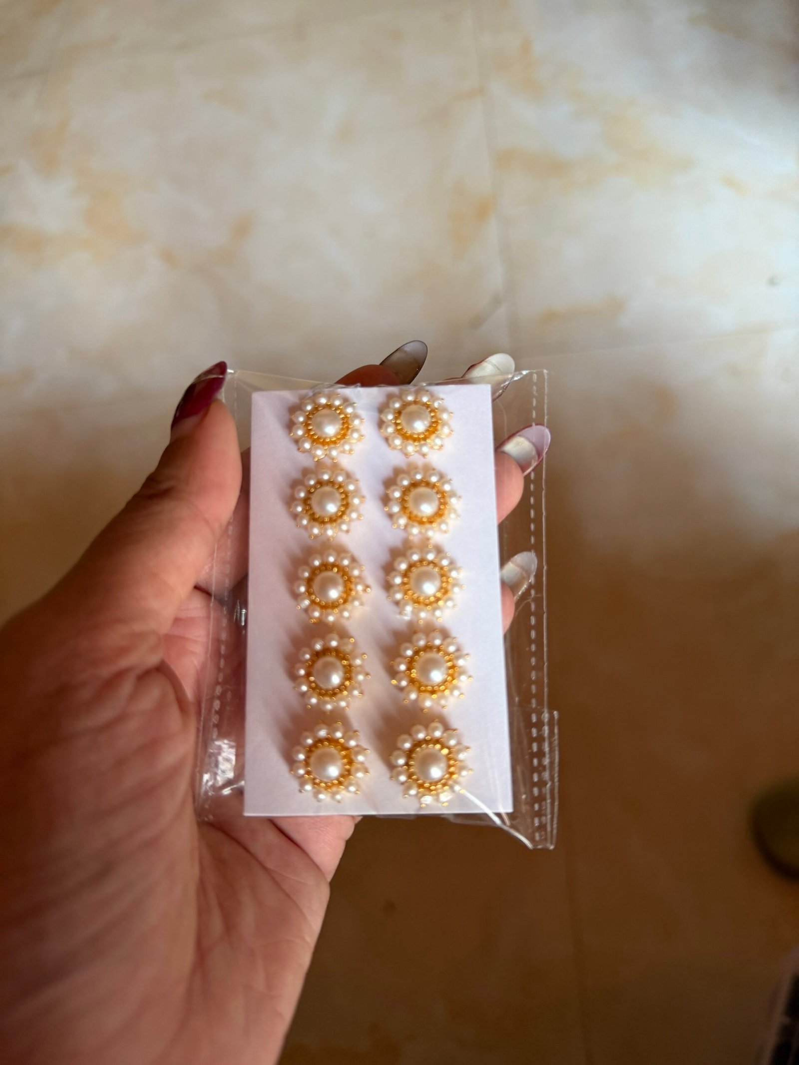 Pearl stud
