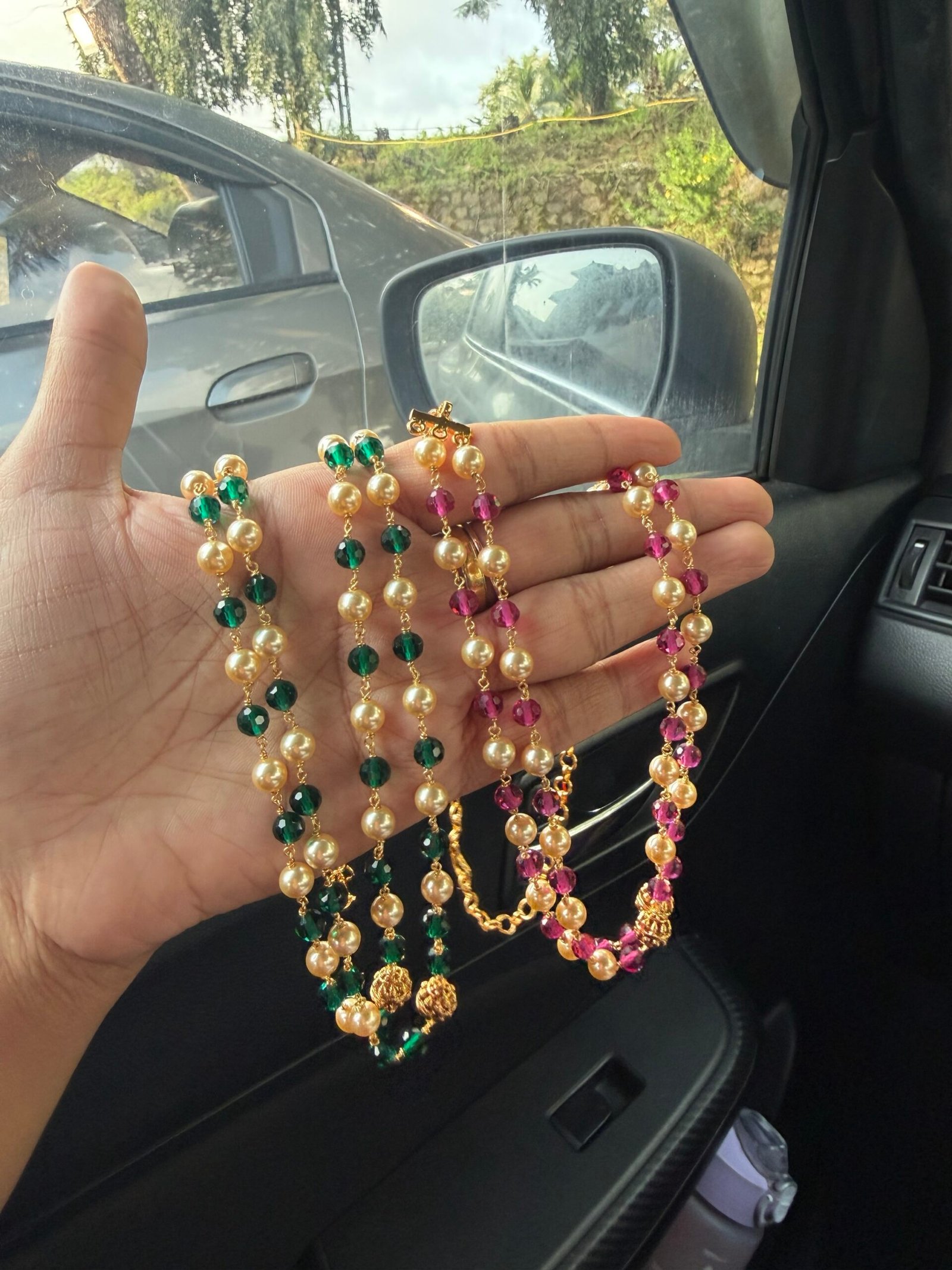 Pearls and beads (8)