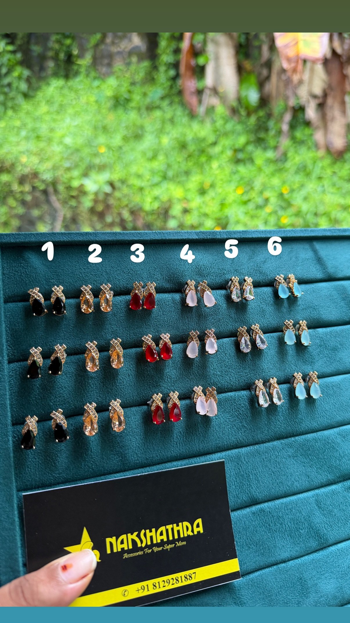 Teardrop studs š