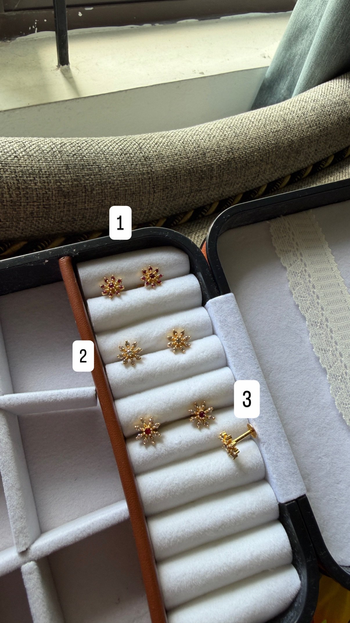 Floral Nosepin / second stud / ear stud