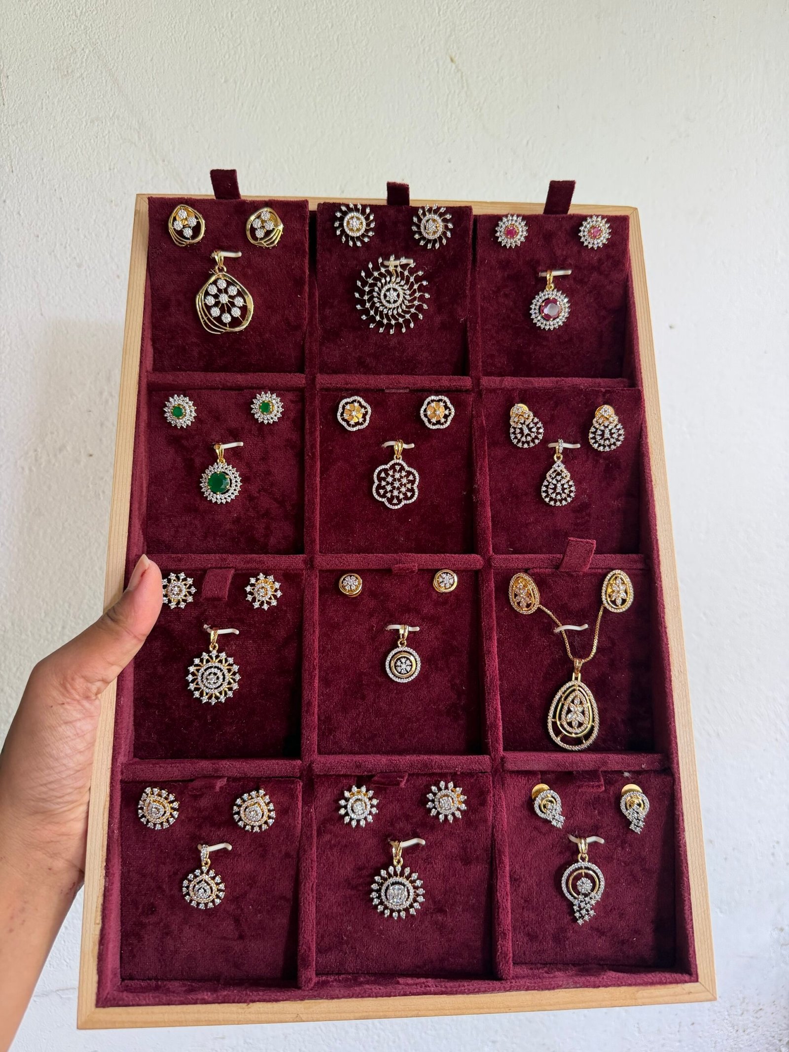 Diamond replica sets