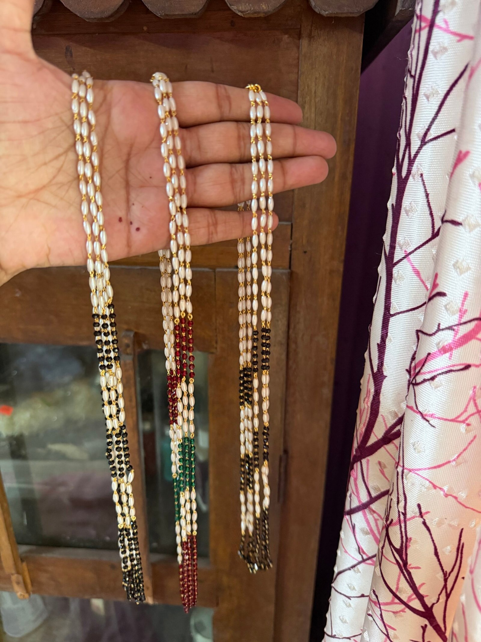 Pearls and beads (long)