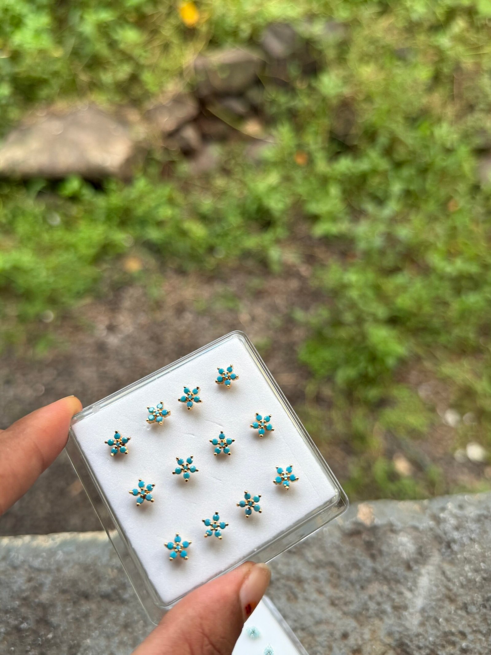 Nosepin / second stud