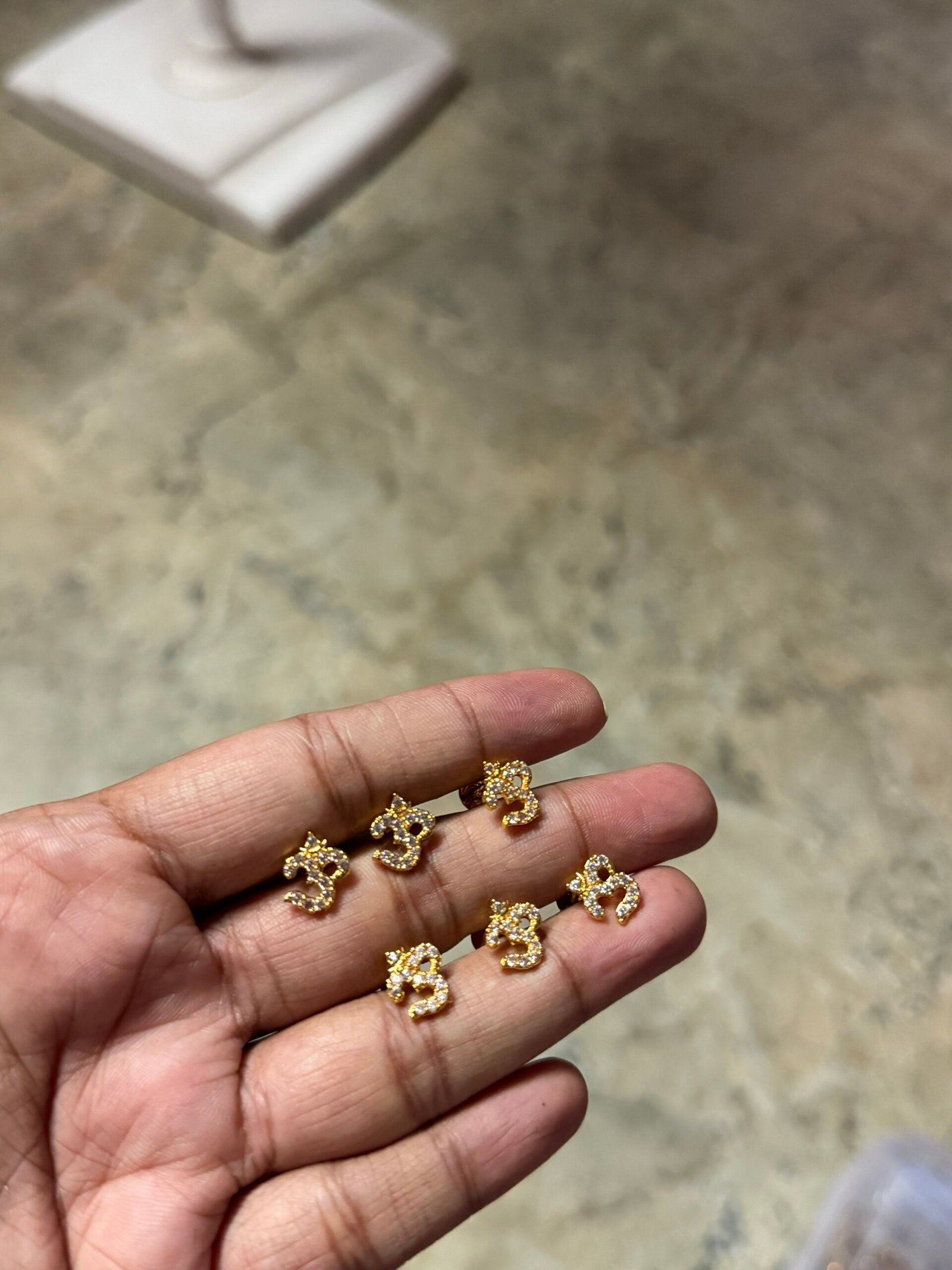 Om Nosepin / earstud